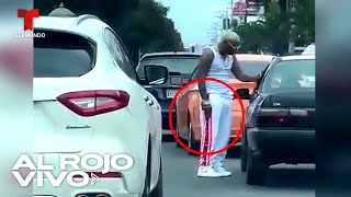 Captan armado al cantante Omega frente a un conductor en Santo Domingo