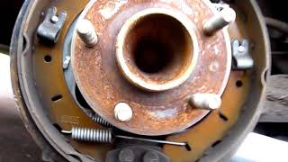 Checking the Rear Drum Brake and Brake Shoes on a Ford Focus 2015 TDCI Estate New Shape