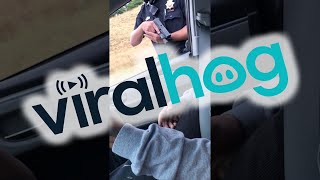 Cop Draws out Gun for a Traffic Stop || ViralHog