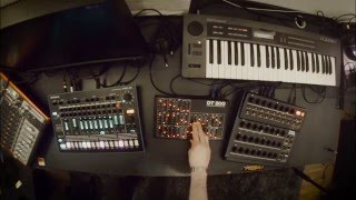 Video thumbnail for Études Alpha Nr. 2: Classic Minimal Techno Jam on Alpha Juno & Aira TR-8 & ZAQuencer by Erhalder