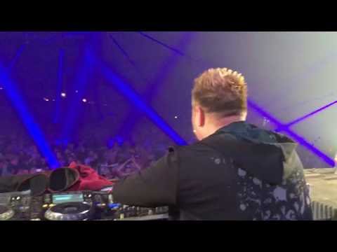 Partyraiser plays Hardcore op je Muil (The Vizitor vs Aggressive) Ravezone Harmony Of Hardcore 2016