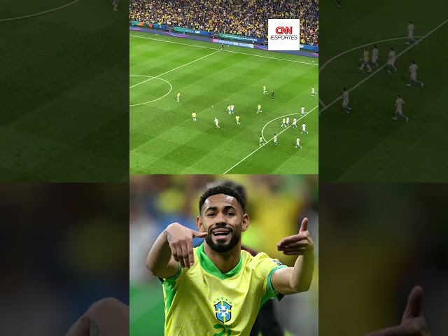 Matheus Cunha perde gol inacreditável contra o Paraguai | CNN ESPORTES