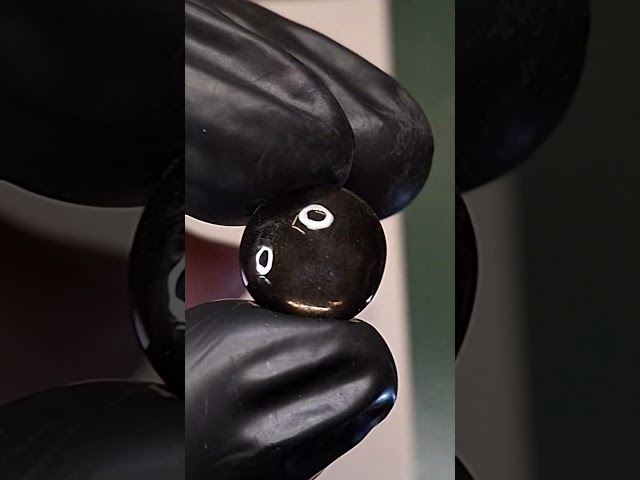 حجر الشمس الاسود الطبيعي مفحوص و موثق بشهادة مختبر