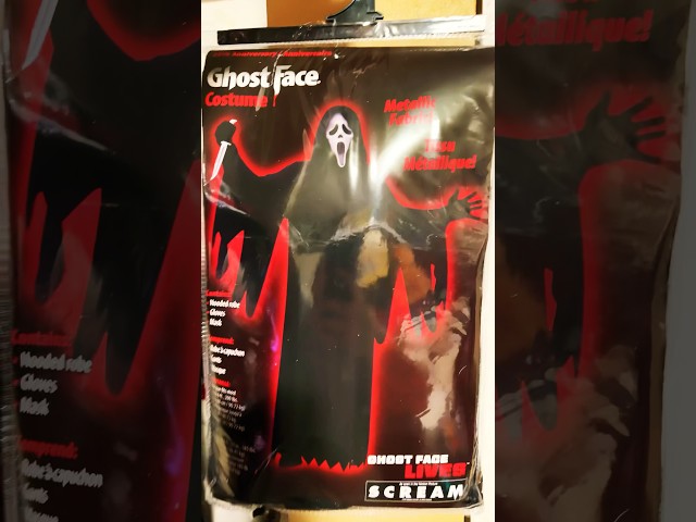 Vídeo relacionado con Fun World, Disfraz oficial de Ghost Face del 25 aniversario de la película, talla única estándar para adultos