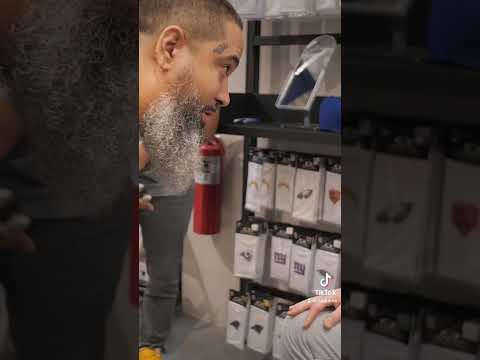 This guy got Eli Manning’s  autograph tattooed on his leg 😱👀 #shorts