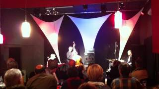 Andrea Vicari trio "Get Busy Living"