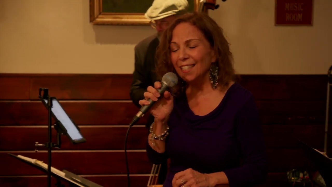 Promotional video thumbnail 1 for Deborah Paiva