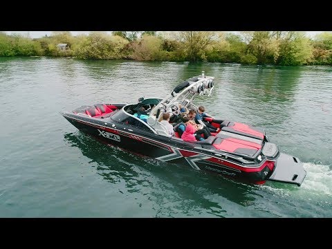 David O'Caoimh behind the boat!