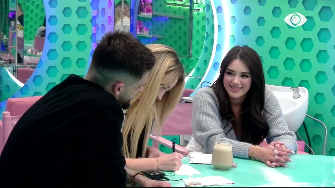 Puthje dhe përqafime mes Selin dhe Gimbos