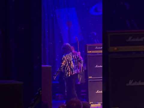 SOUND MAN SUCKS! Ace Frehley Walks Off Stage KISS Guitar Legend NOT HIS FAULT! 10,000 Volts Tour RI.