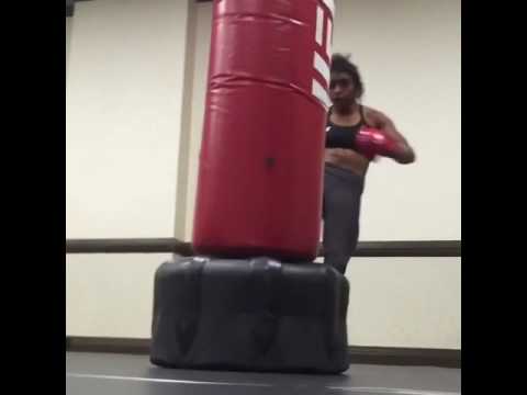 Viviane Sucuri - Workout - UFC 206