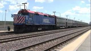 preview picture of video 'Metra Trains at Irving Park Road, Chicago.'