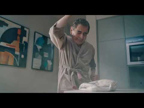 Man vs Bee - the vacuum cleaner scene