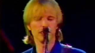 Tom Petty and the Heartbreakers - A One Story Town (Live 1982)