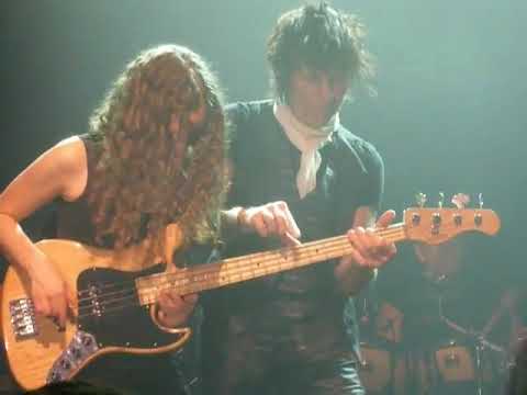 Tal Wilkenfeld & @JeffBeck Bass Duet - New York 2009