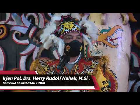Penyerahan Bantuan & Penganugerahan Kehormatan Adat Dayak Kapolda Kaltim & Pangdam VI/Mlw