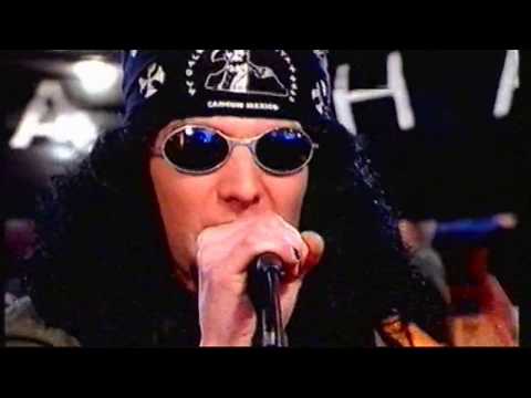 Larharyhmä - Ei Tippa Tapa/Härmäläinen Perusjuntti & Yhdet Vielä (Live in Jyrki 2001)