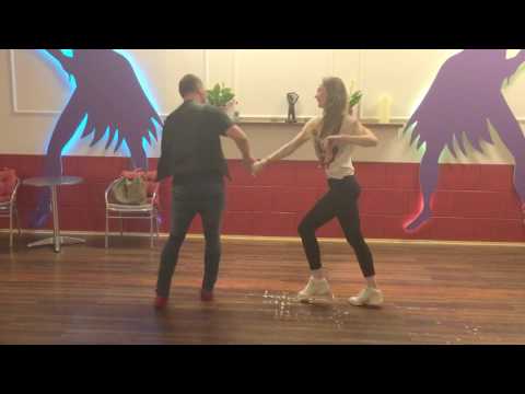 (Salsa Mittelstufe) Salsa in Berlin lernen mit der Tanzschule Cumbancha