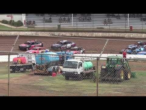 production sedans heat 1 part 1 Toowoomba Speedway 28/12/21