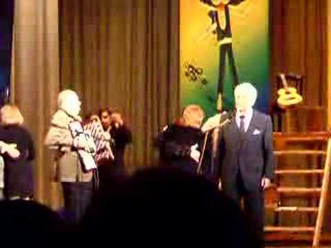 Alfred Schreyer sings the Polish tango in Lviv