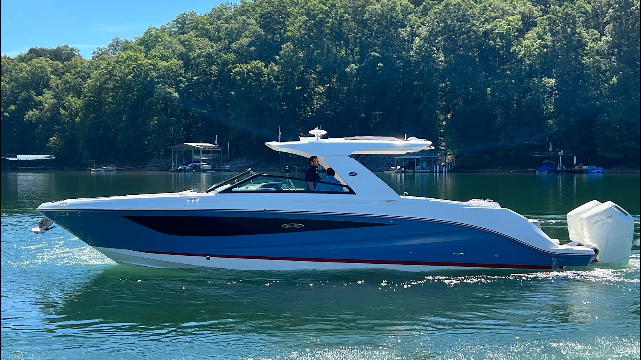 A photo of this 2026 Sea Ray SLX 400 Outboard