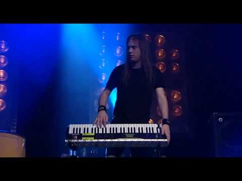 Children Of Bodom - Clash of the Booze Brothers [Alexi & Janne solo battle] (Chaos Ridden Years)