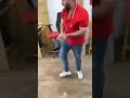 موظفون في شركة "فودافون" المصرية يضربون عميلاً داخل أحد الفروع