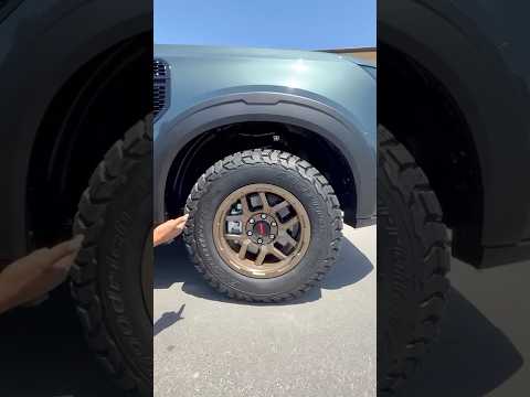 This new Nissan Armada looks GREAT with new wheels & tires. 🔥