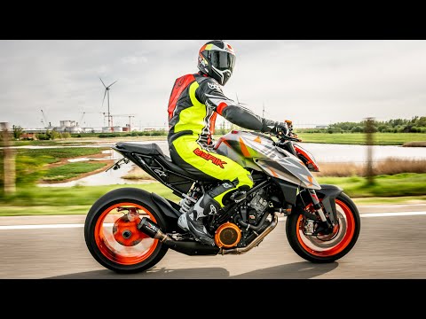 KTM SUPERDUKE 1290R  Austin Racing Exhaust Sound / FLY BY / REVS / WHEELIE