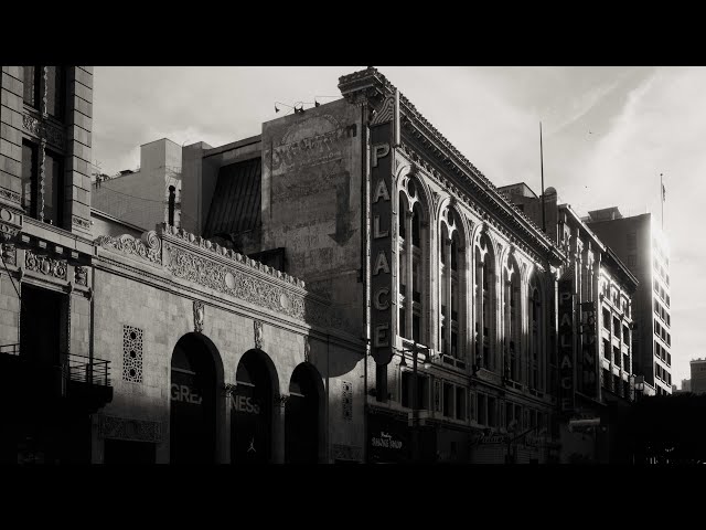 Vídeo relacionado con MegaGear MG1979 Ever Ready - Funda de Piel auténtica para cámara Fujifilm X Series X-E4, Color Negro