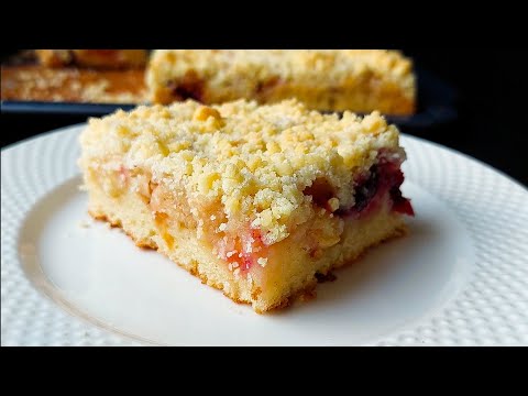 Classic German Kuchen (Apple cake)