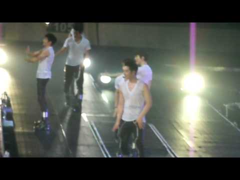 130302 2PM What Time is It (Manila) - Give It to Me (Fancam)