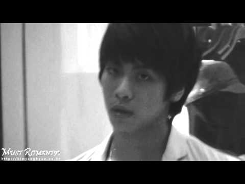 [fancam] 101024 SHINee jonghyun eye contact with camera @ Yeongdeungpo fansigning