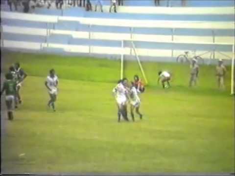 Osni de Oliveira - (Gol a America de Quito año 1981)