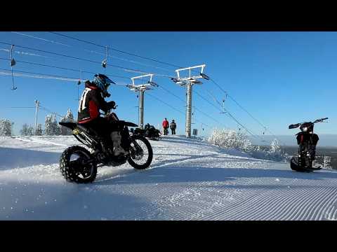 FULL THROTTLE IN THE SKI SLOPES!! + SCARY CLOSE CALL