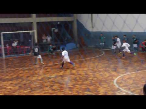 VICENTE SÁ GANHA BOLA E QUASE FAZ GOL  - BOTAFOGO 3 X 2 GRAJAÚ COUNTRY - SUB 11