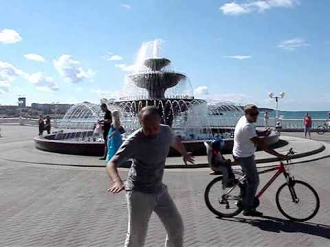 2013.09.22-03 Russia-Gelendjik-Quay:   Ice MC - Its a Rainy Day