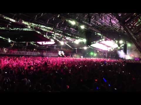 Bingo Players @ EDC 2013 Dropping Martin Garrix Animals