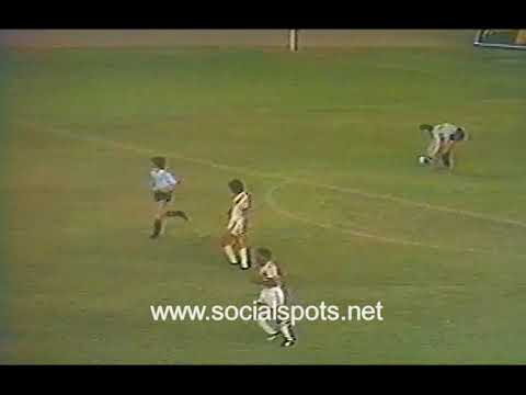 PERÚ (2) - (1) URUGUAY. 23 de Abril 1985. Goles de José Velásquez y César Cueto