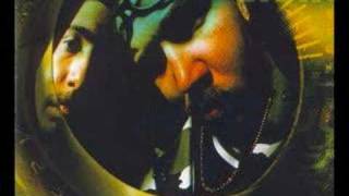 SFDK - Demasiados Micrófonos y Corazones Vacíos