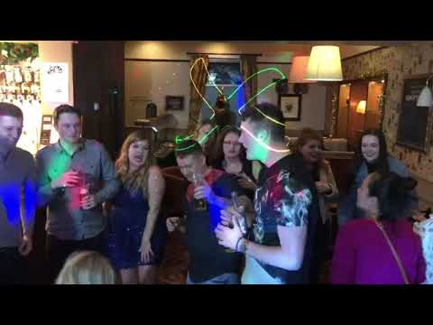 Mikeyok&euml; video.