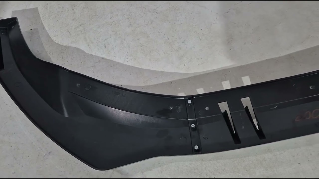Audi A4 B9 2015–2024 Sprednji lip spojler V-3 (2019-2024) Video 1