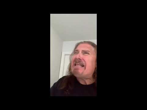 James LaBrie singing Surrounded - Dream Theater (2nd Verse & Chorus)