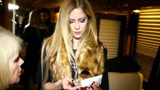 Avril Lavigne - Doing Mom&#39;s Make-up