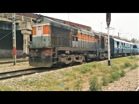 (11057) Dadar Express (Mumbai C.S.M.T - Amritsar) With (LDH) WDM3A Locomotive.!! Video