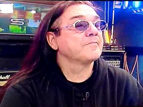 Pino Scotto Sbrocca di brutto!! da nn perdere!