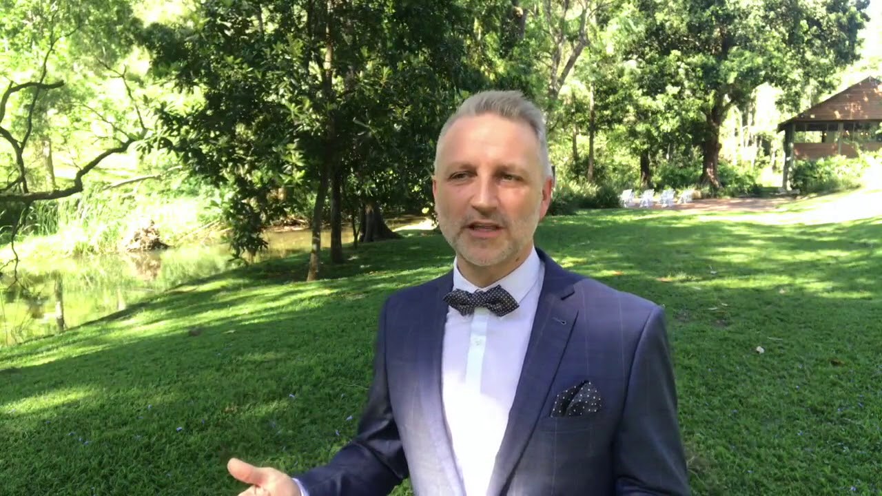 When to arrive at your wedding!?