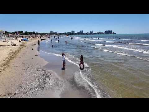 Video Thumbnail: Even at the beach, it's hard for Russians to escape the war