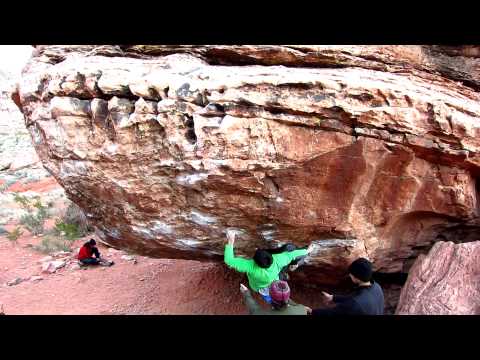 Red Rocks Bouldering: Monkey Bar Right (V6)