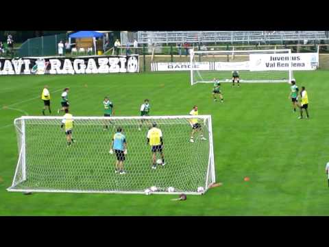 Diego Ribas Da Cunha - Il primo gol in allenamento alla Juventus [HD]